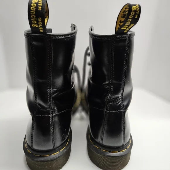 Womens Dr. Martens boots, size 11 - Picture 2 of 9